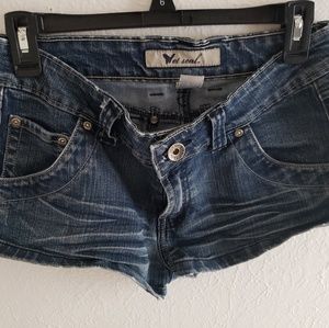 Cute Shorts with detailing on back pockets